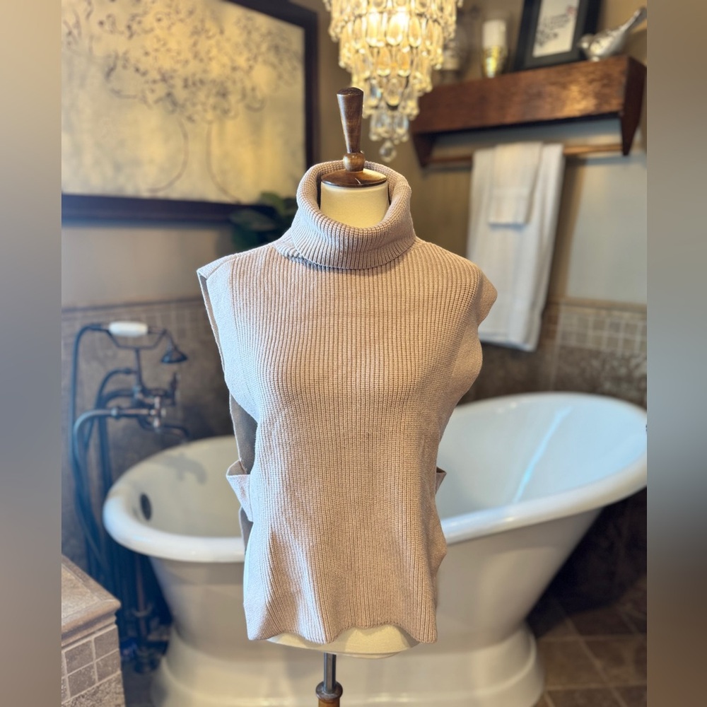 Sleeveless Turtleneck Sweater Vest open sides small